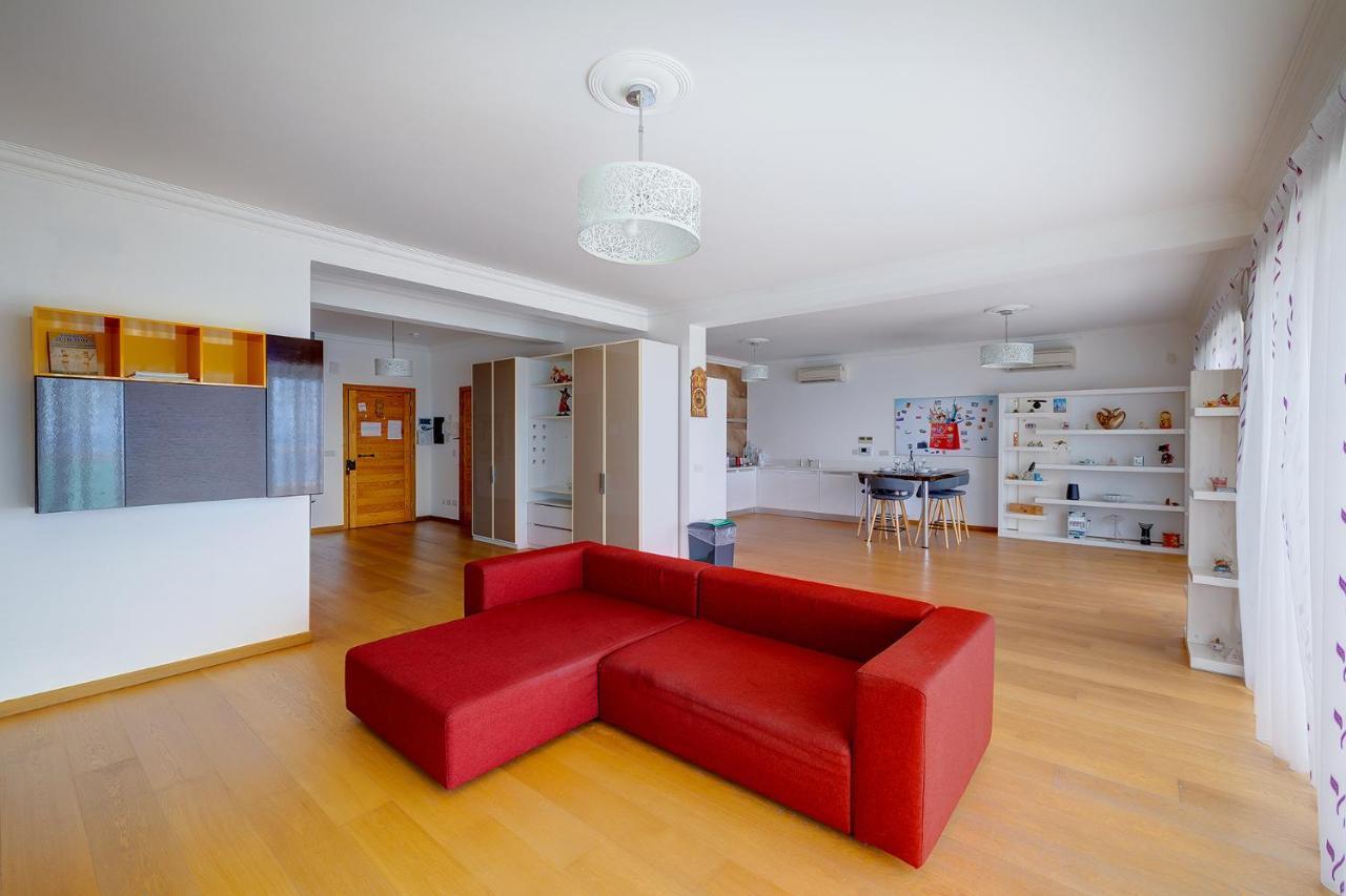 Seafront Apartment In Sliema With Pool, Upmarket Complex Dış mekan fotoğraf