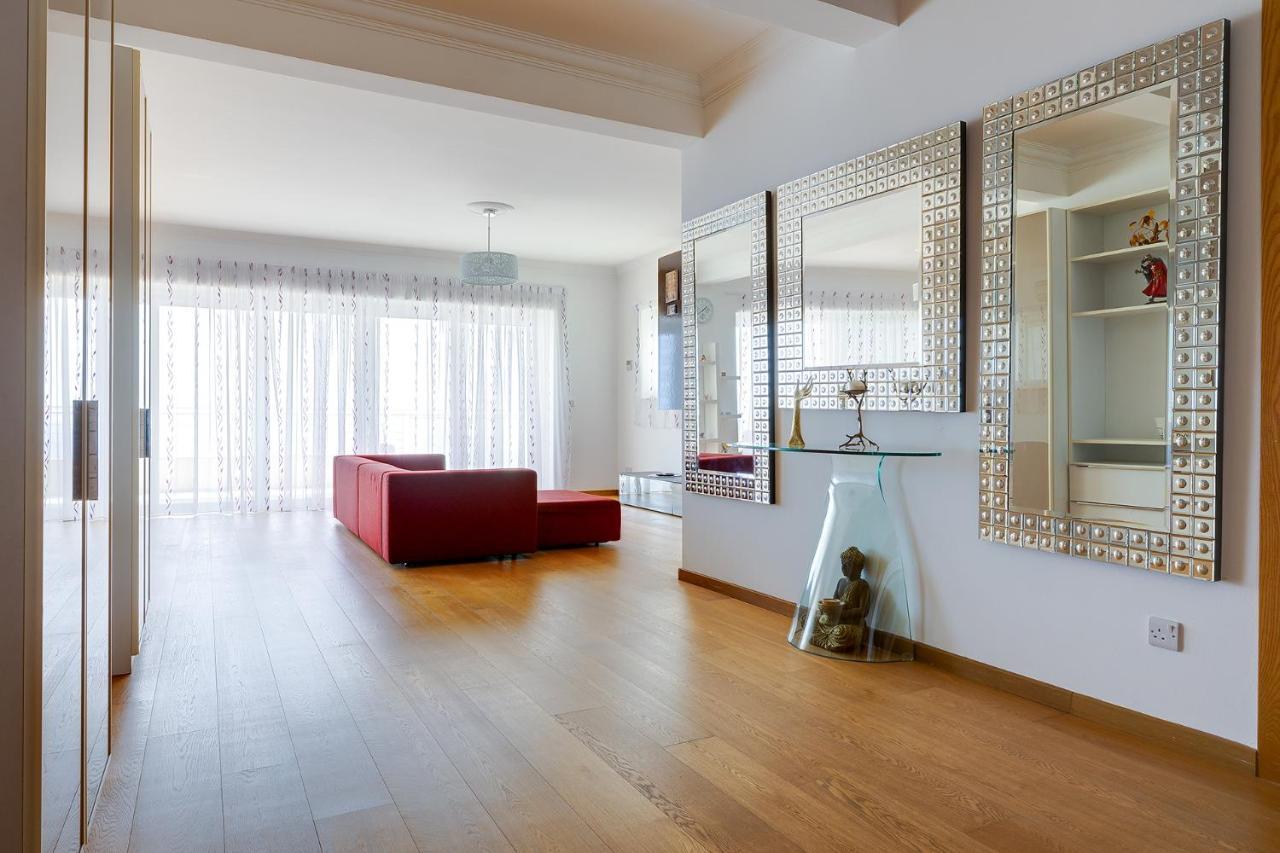 Seafront Apartment In Sliema With Pool, Upmarket Complex Dış mekan fotoğraf