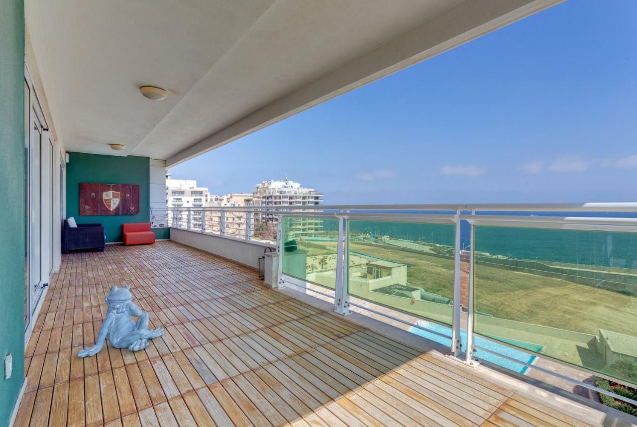 Seafront Apartment In Sliema With Pool, Upmarket Complex Dış mekan fotoğraf